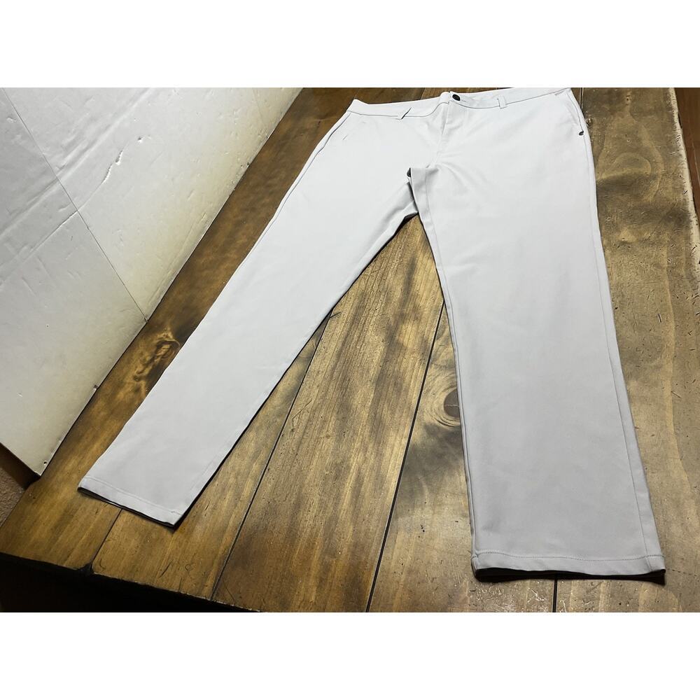 VUORI Cascade Tech Chino Khaki Pants Mens Size 36 Performance V427